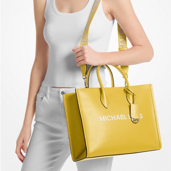 Michael Kors Mirella
Medium Pebbled Leather
Tote Shoulder Bag - Picture 3 of 13